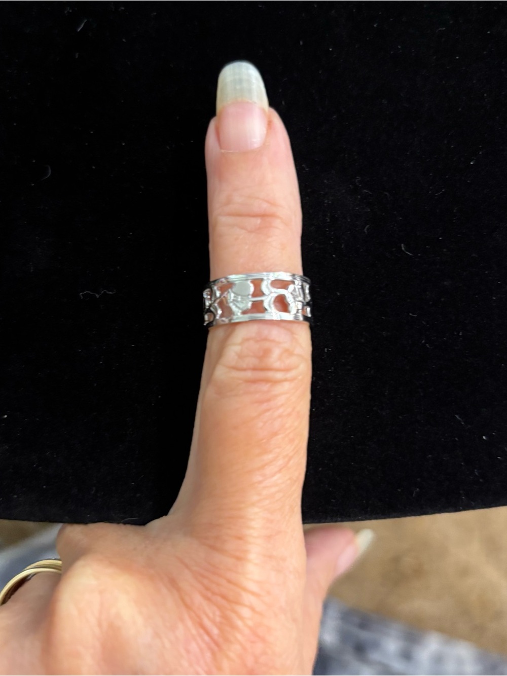 Vintage Avon Silver-Tone Openwork “Mountain Flower” Pattern Ring